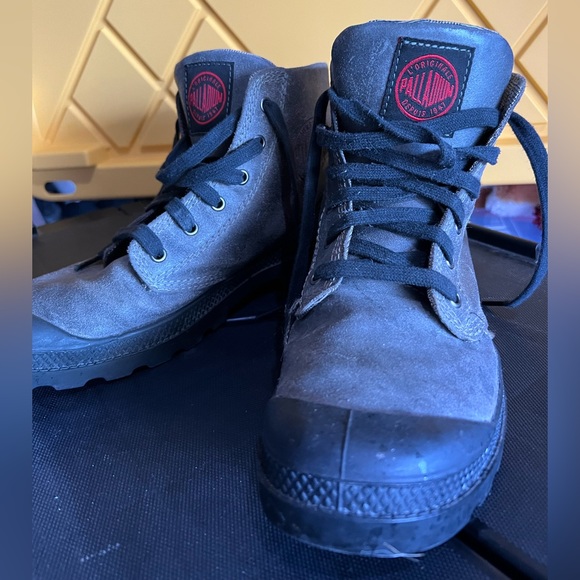 Grey and black Palladium boots men’s size 9 - Picture 2 of 4